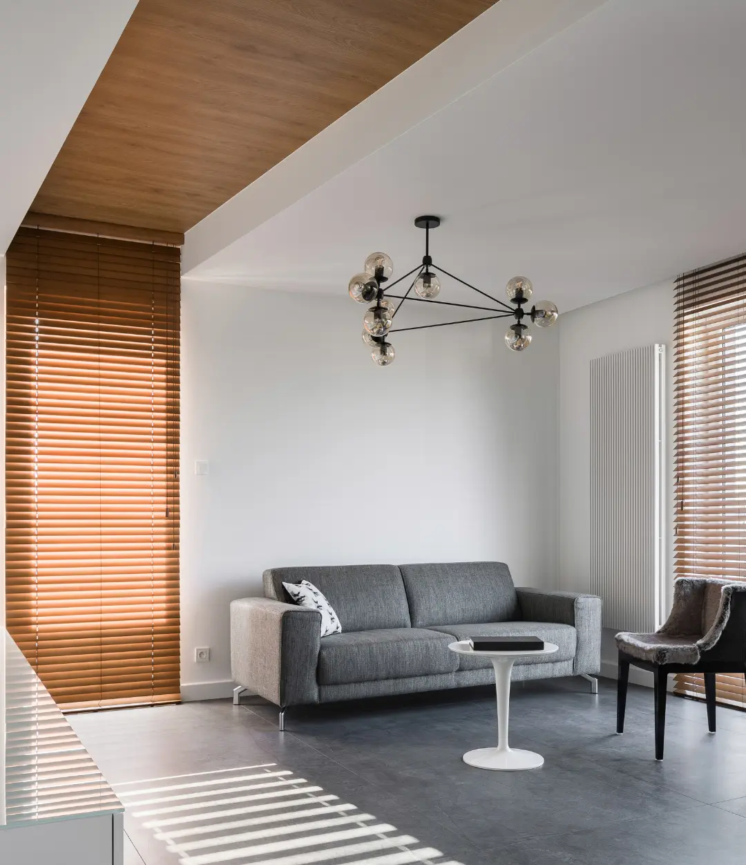Compact blinds solution for small office windows
